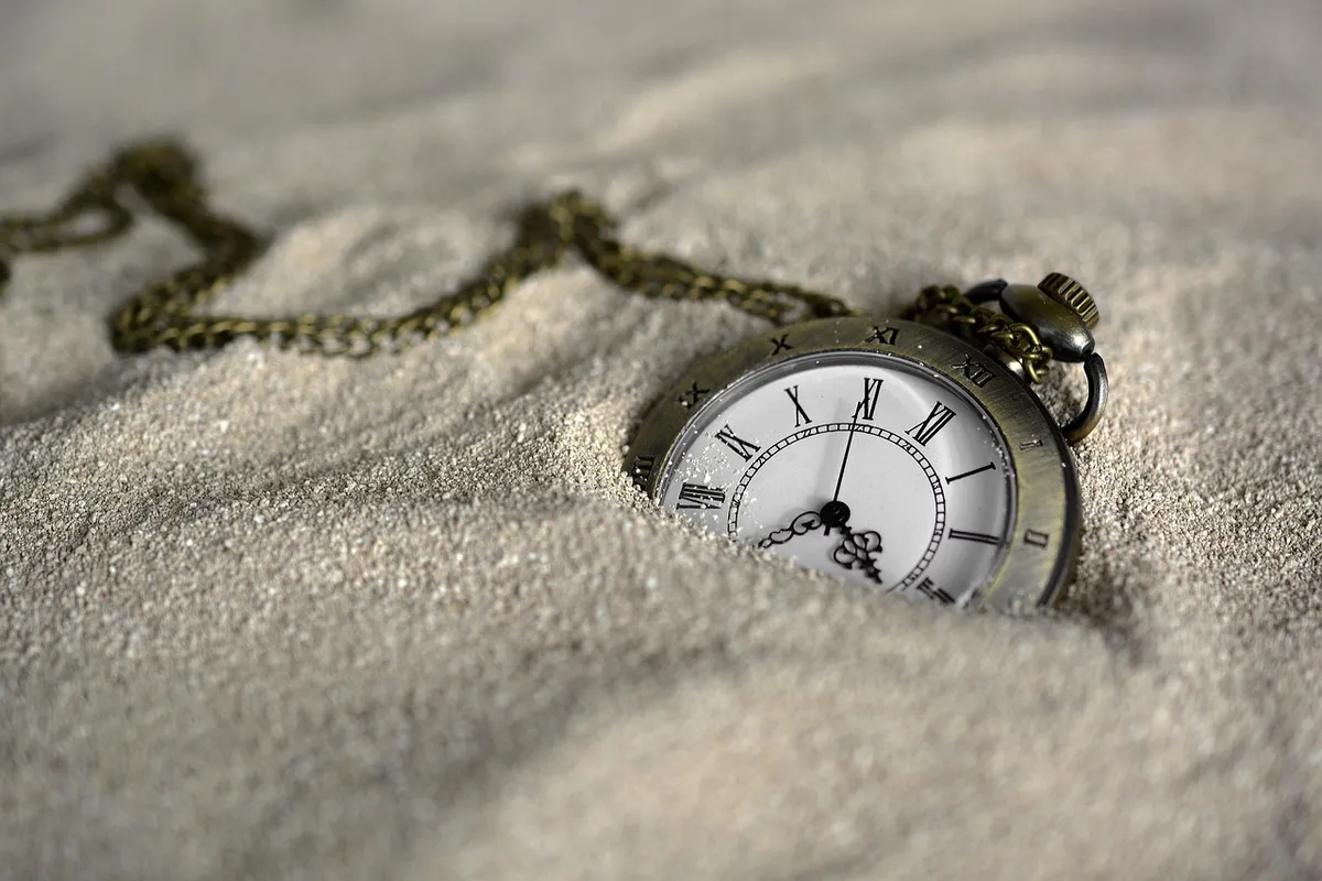 pocket watch, time, sand, clock, clock face, pointer, nostalgia, antique, hours, minutes, timepiece, time display, close up, clock hands, retro look, watch chai